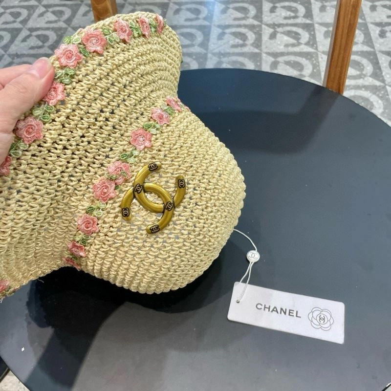 Comfortable Chanel Caps 260081