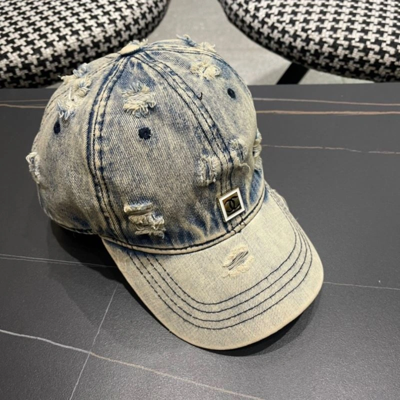 Chanel Caps Neat 260047