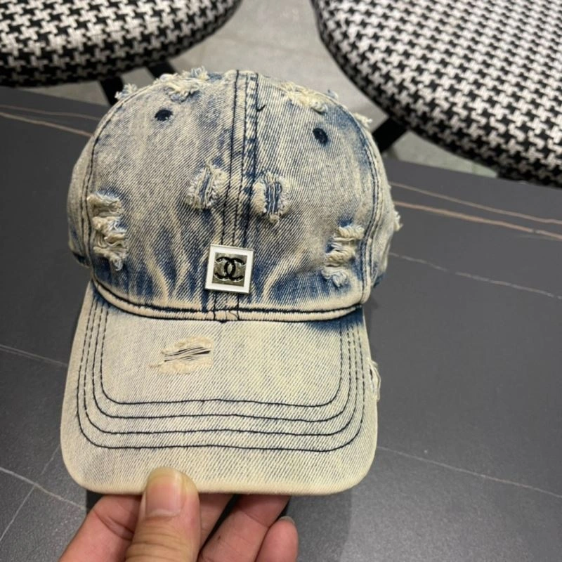Chanel Caps Neat 260047