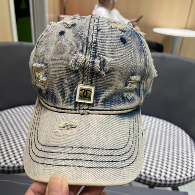 Chanel Caps Neat 260047