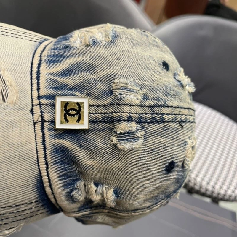 Chanel Caps Neat 260047
