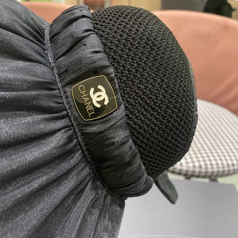 Effortless Chanel Caps 260043