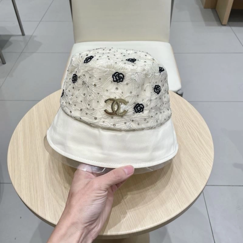 Chanel Caps Trendy 260001