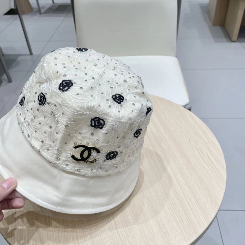 Chanel Caps Trendy 260001