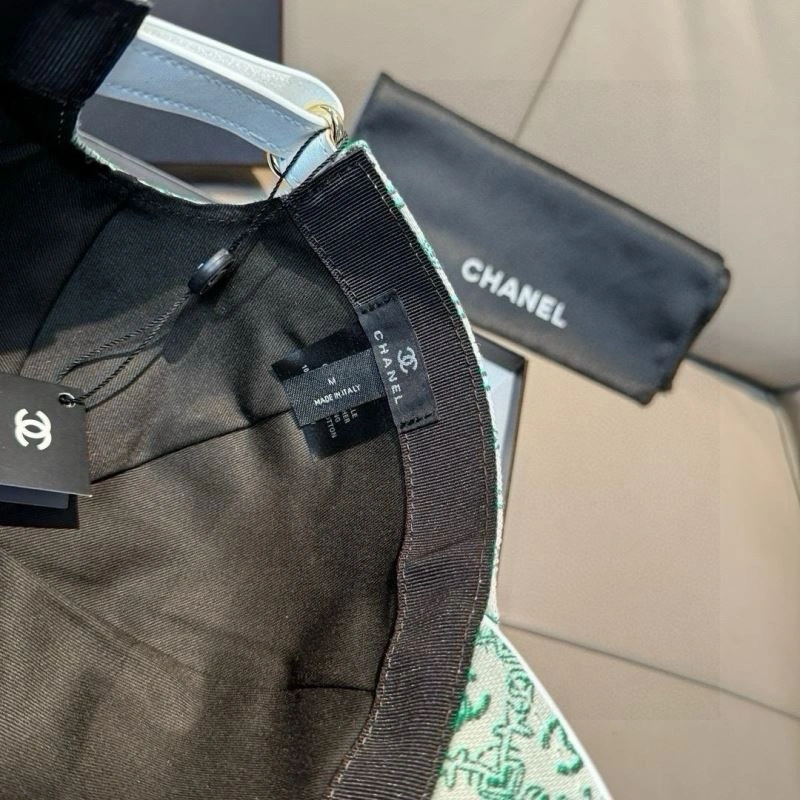 Chanel Caps Elegant 259934