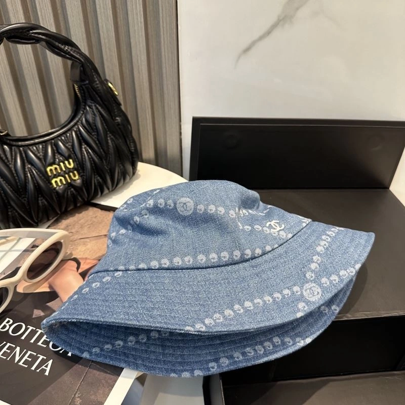Lightweight Chanel Caps 259852
