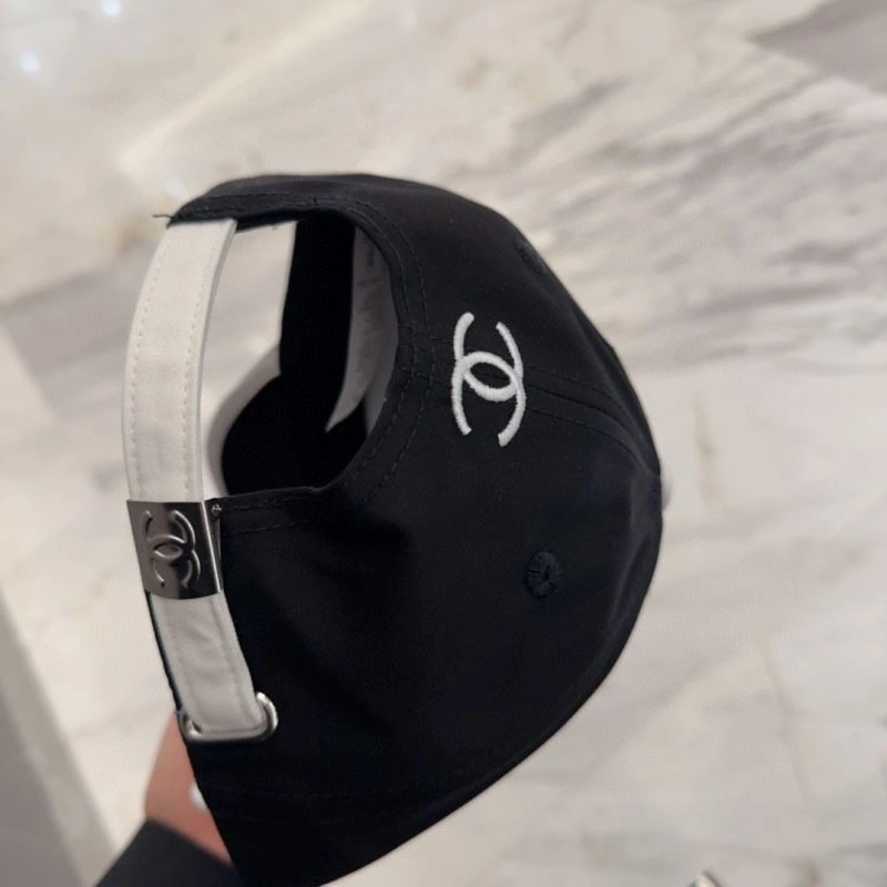 Casual Chanel Caps 259806