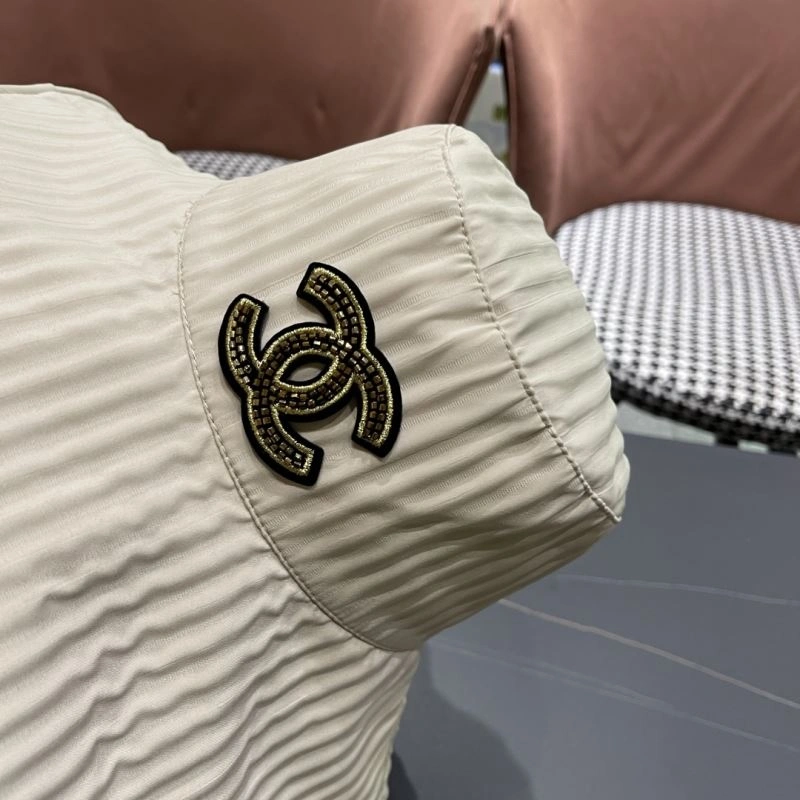 Modern Chanel Caps 259779