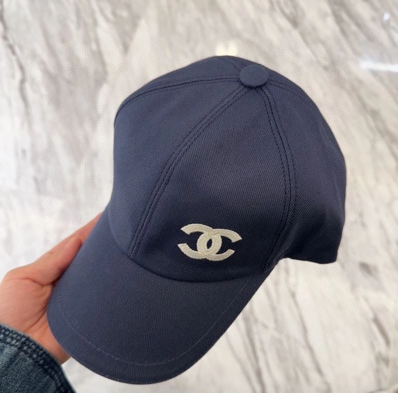 Chanel Caps Sleek 259590