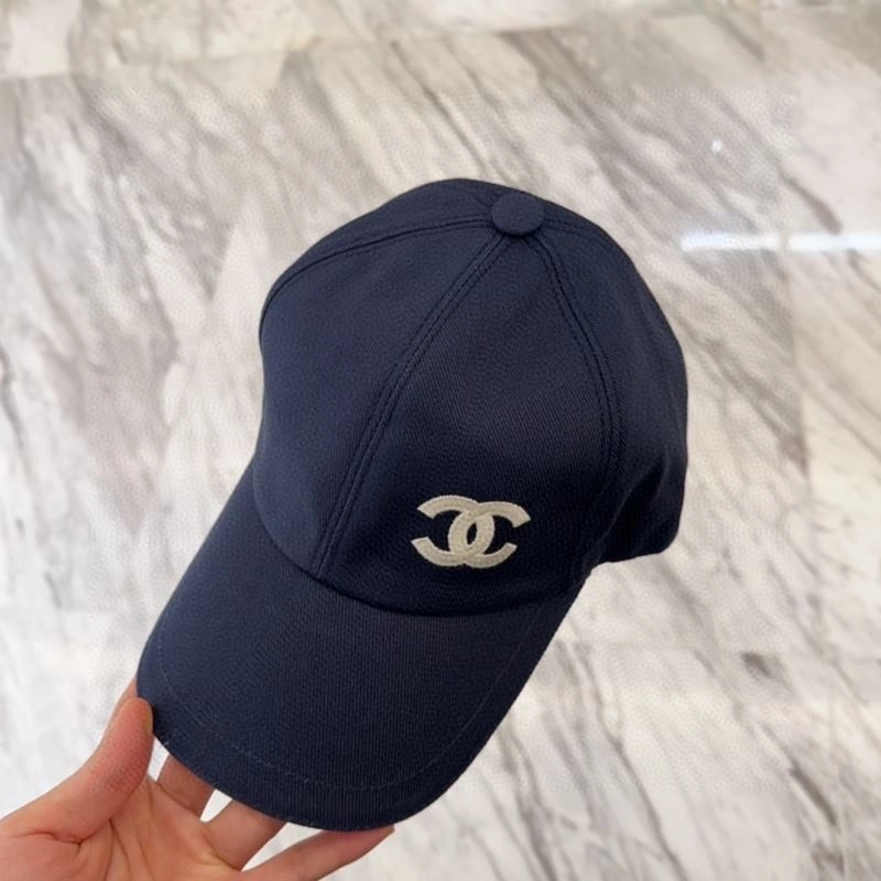 Chanel Caps Sleek 259590