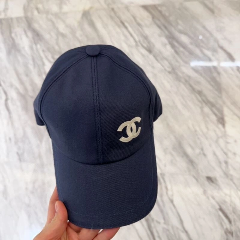 Chanel Caps Sleek 259590