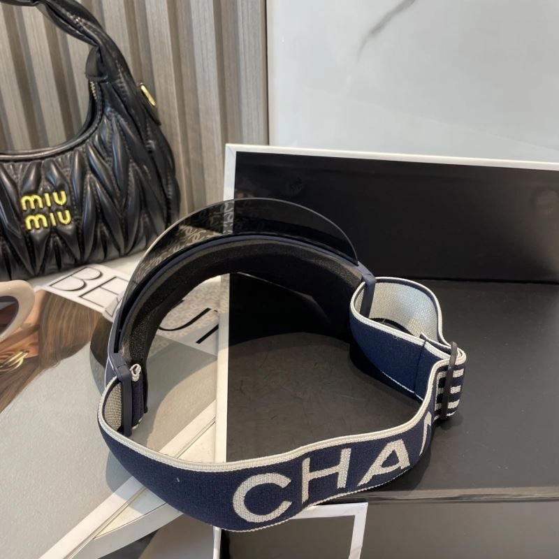 Chanel Caps Trendy 259574