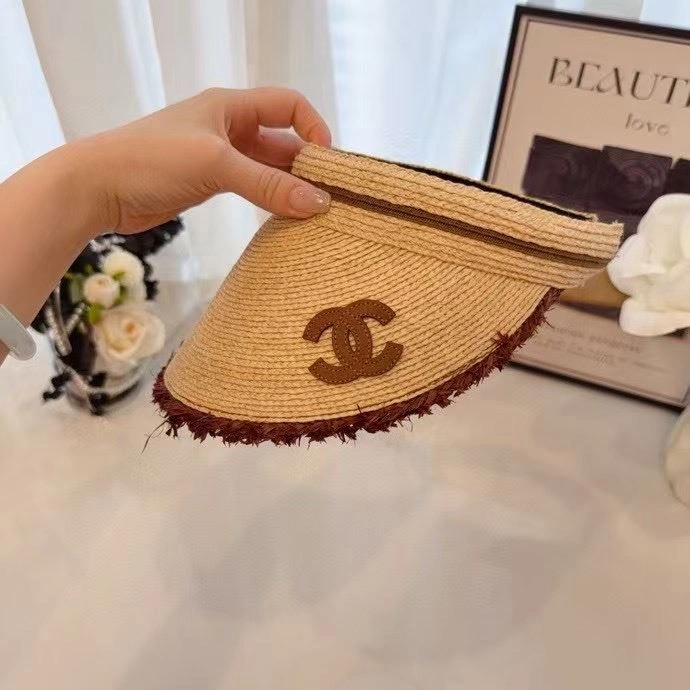 Chanel Caps Sleek 262447