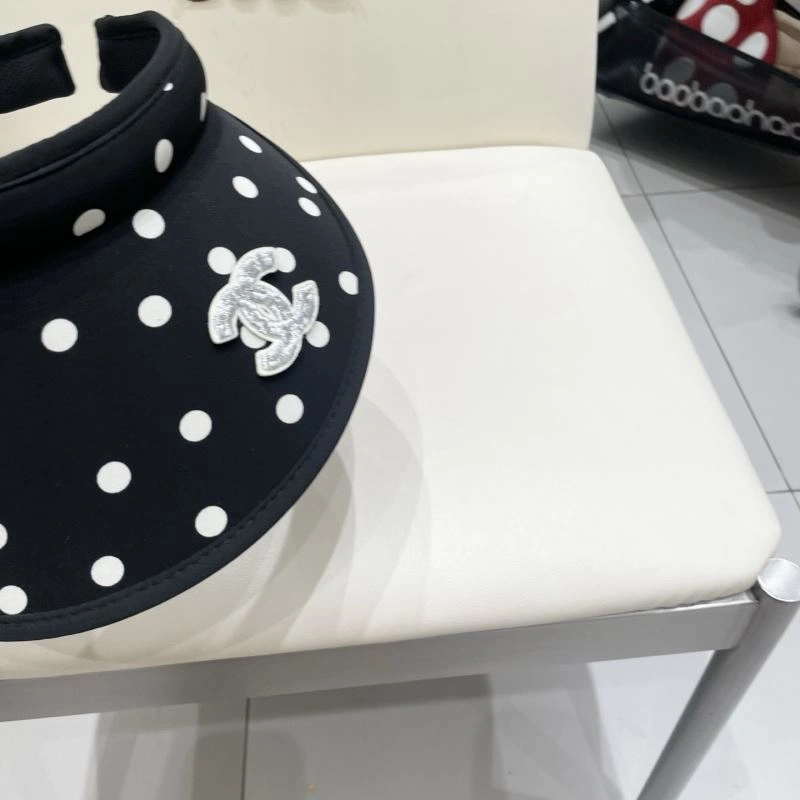 Comfortable Chanel Caps 262377