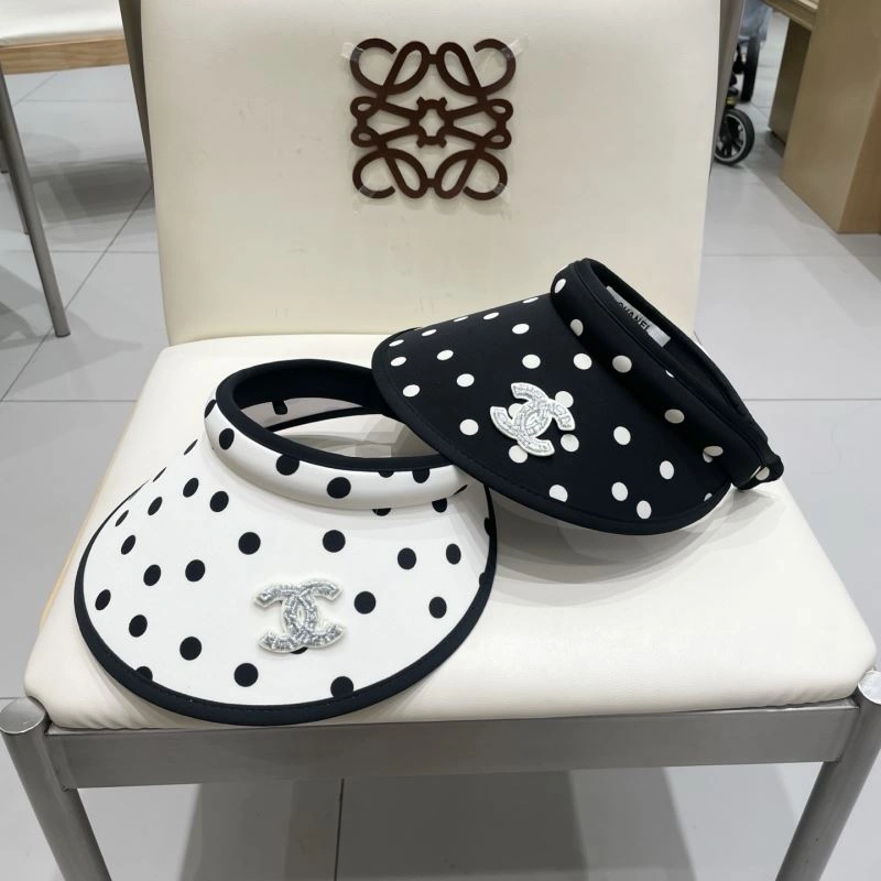 Comfortable Chanel Caps 262377