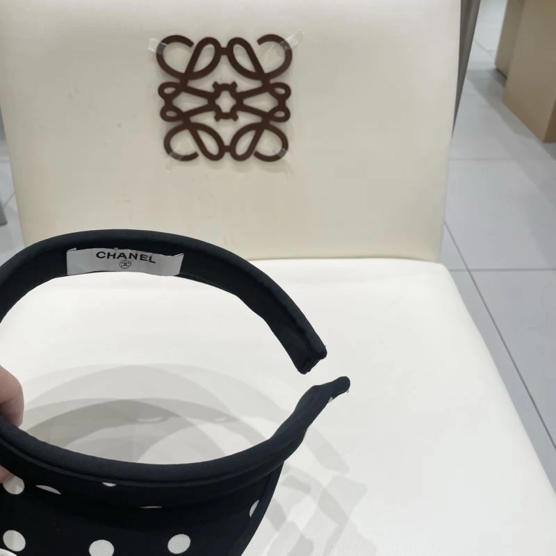 Comfortable Chanel Caps 262377