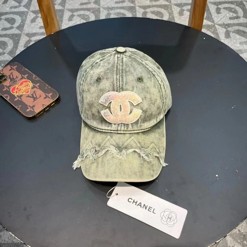 Comfortable Chanel Caps 262365