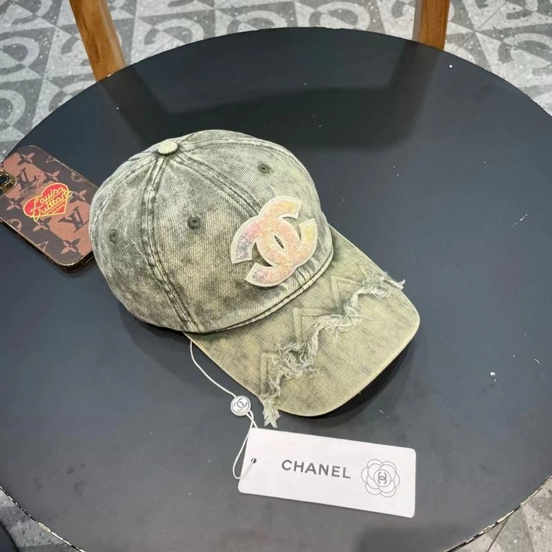 Comfortable Chanel Caps 262365