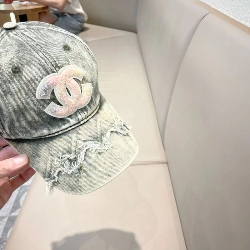 Comfortable Chanel Caps 262365