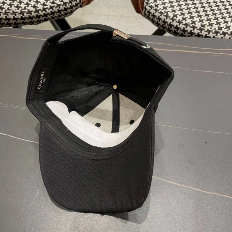FreshLook Chanel Caps 262360