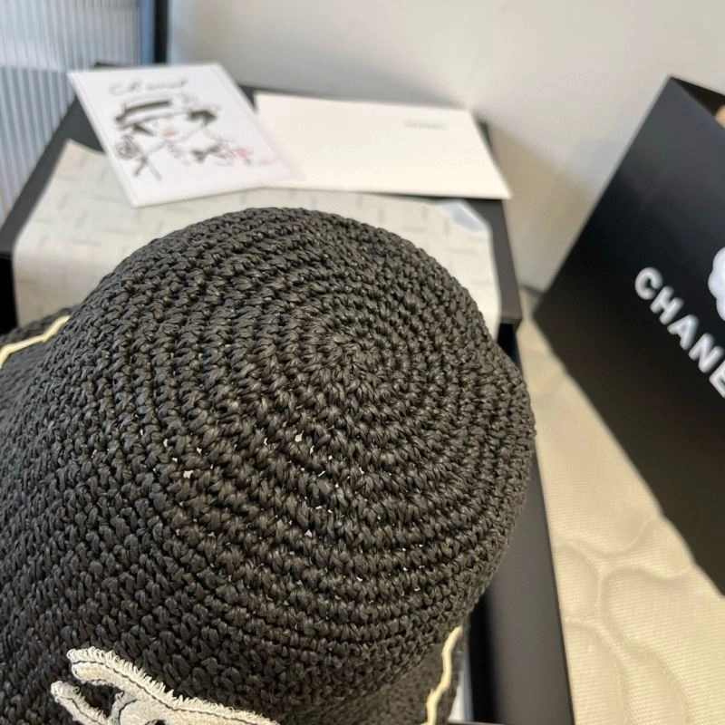 Chanel Caps Sleek 262336