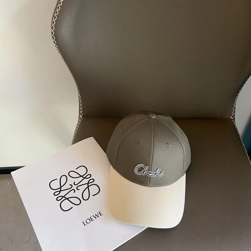 Minimalist Chanel Caps 262329