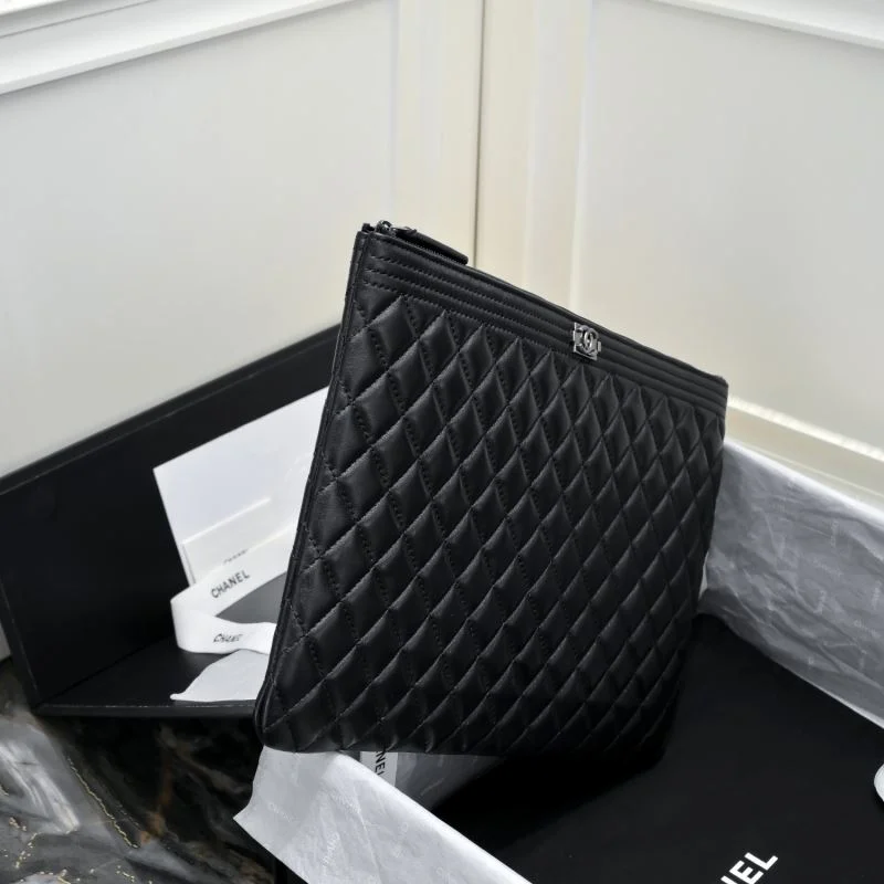Breathable Chanel Clutch Bags 54078