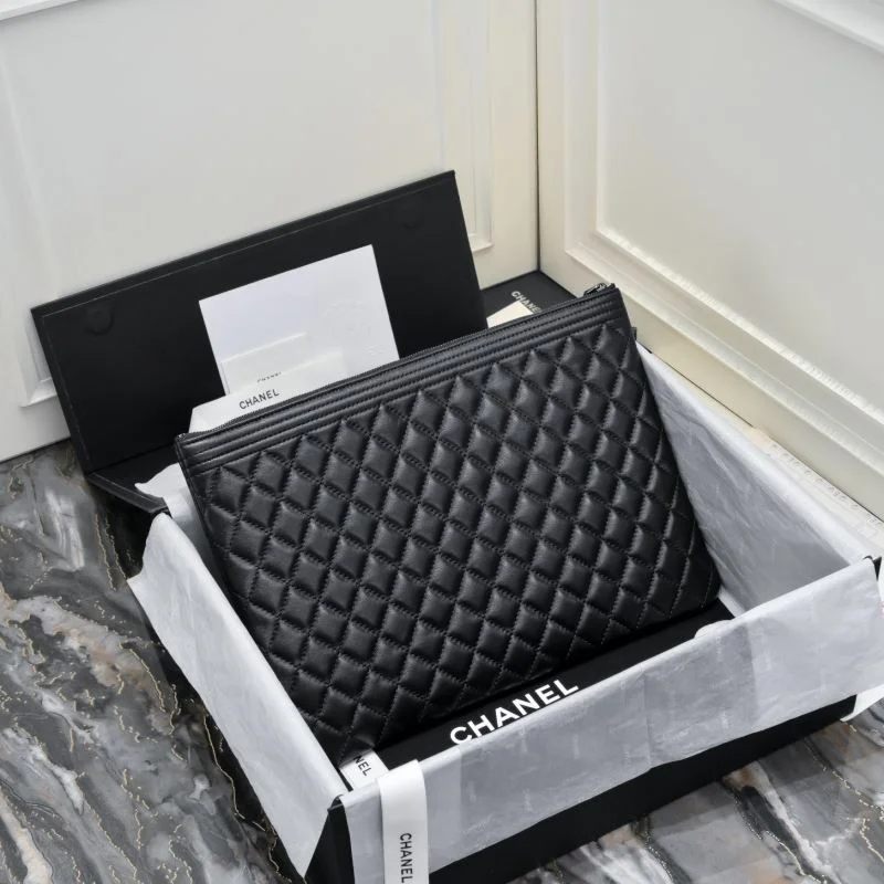 Breathable Chanel Clutch Bags 54078