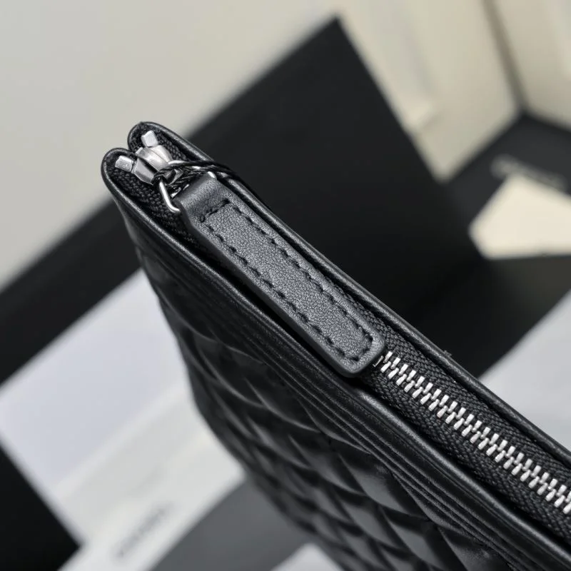 Breathable Chanel Clutch Bags 54078