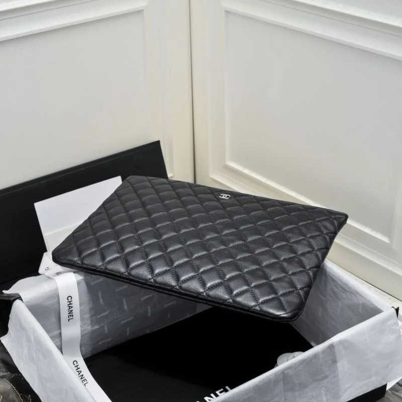 Chanel Clutch Bags Neat 54069