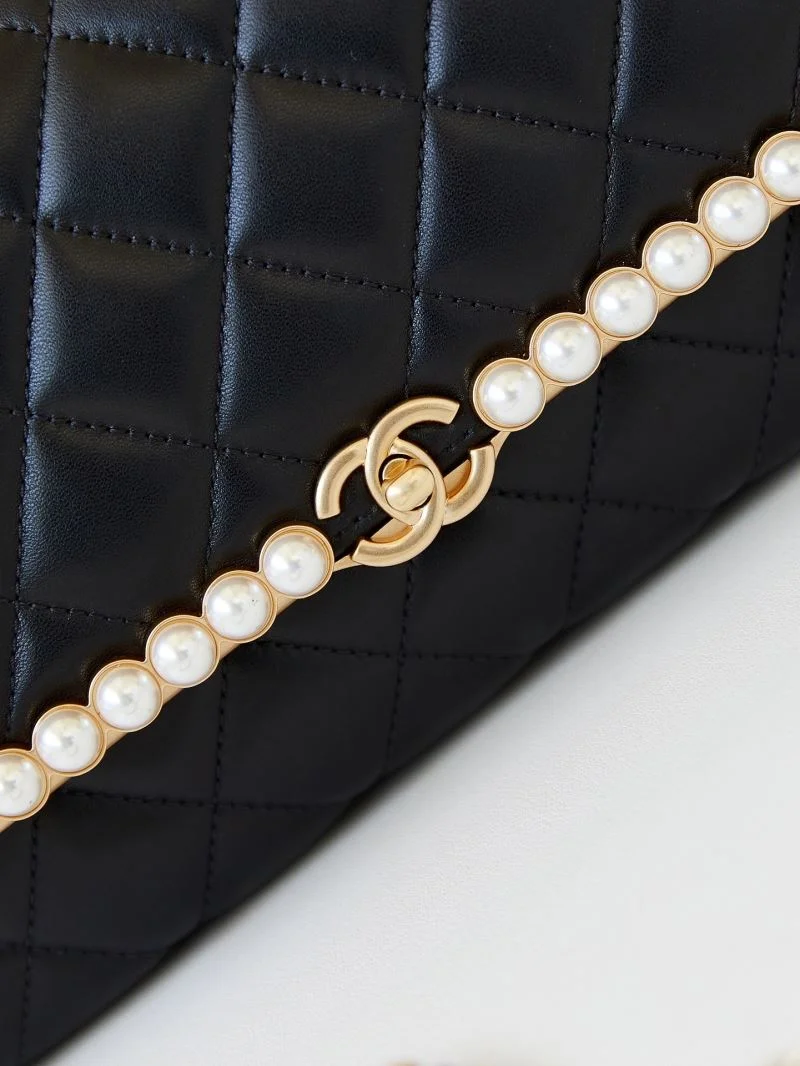 RelaxedFit Chanel Clutch Bags 53982
