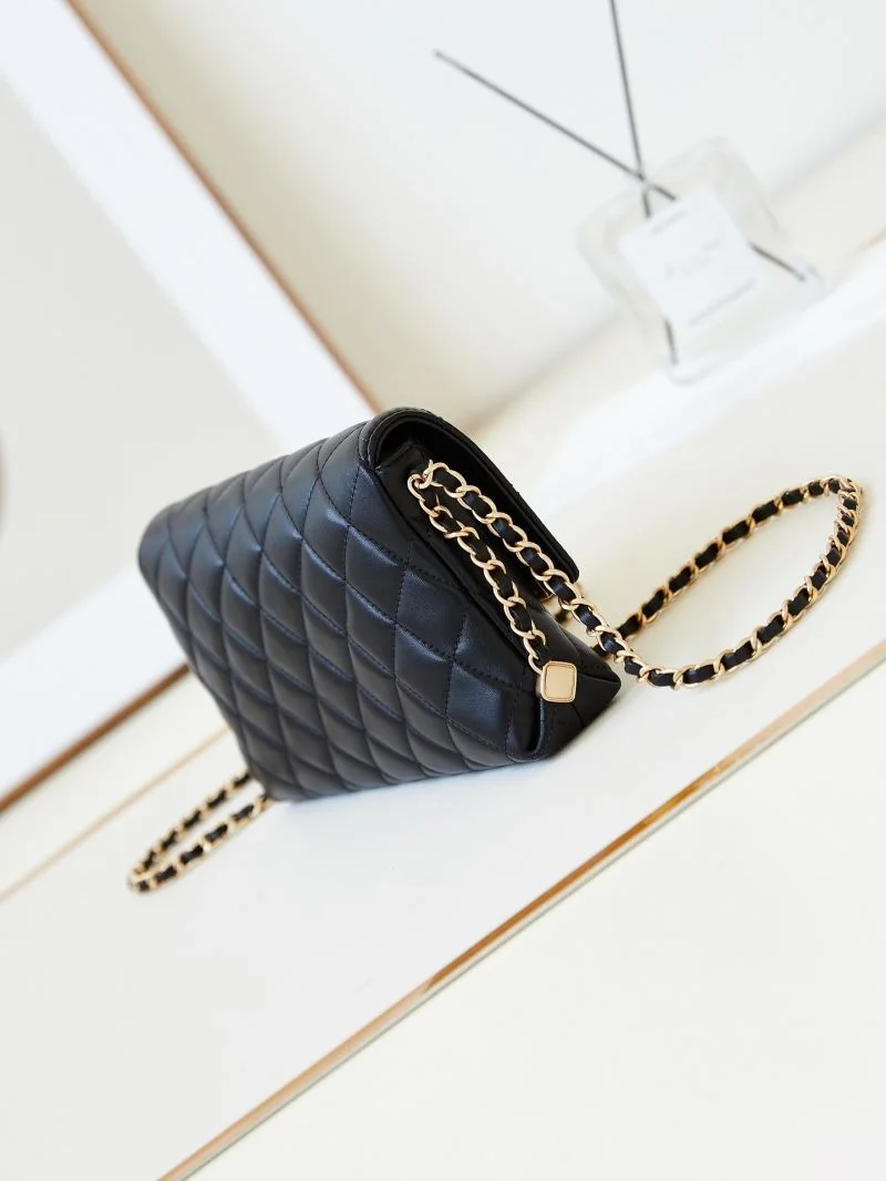 RelaxedFit Chanel Clutch Bags 53982