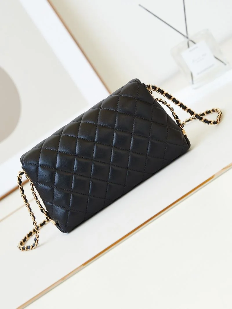 RelaxedFit Chanel Clutch Bags 53982
