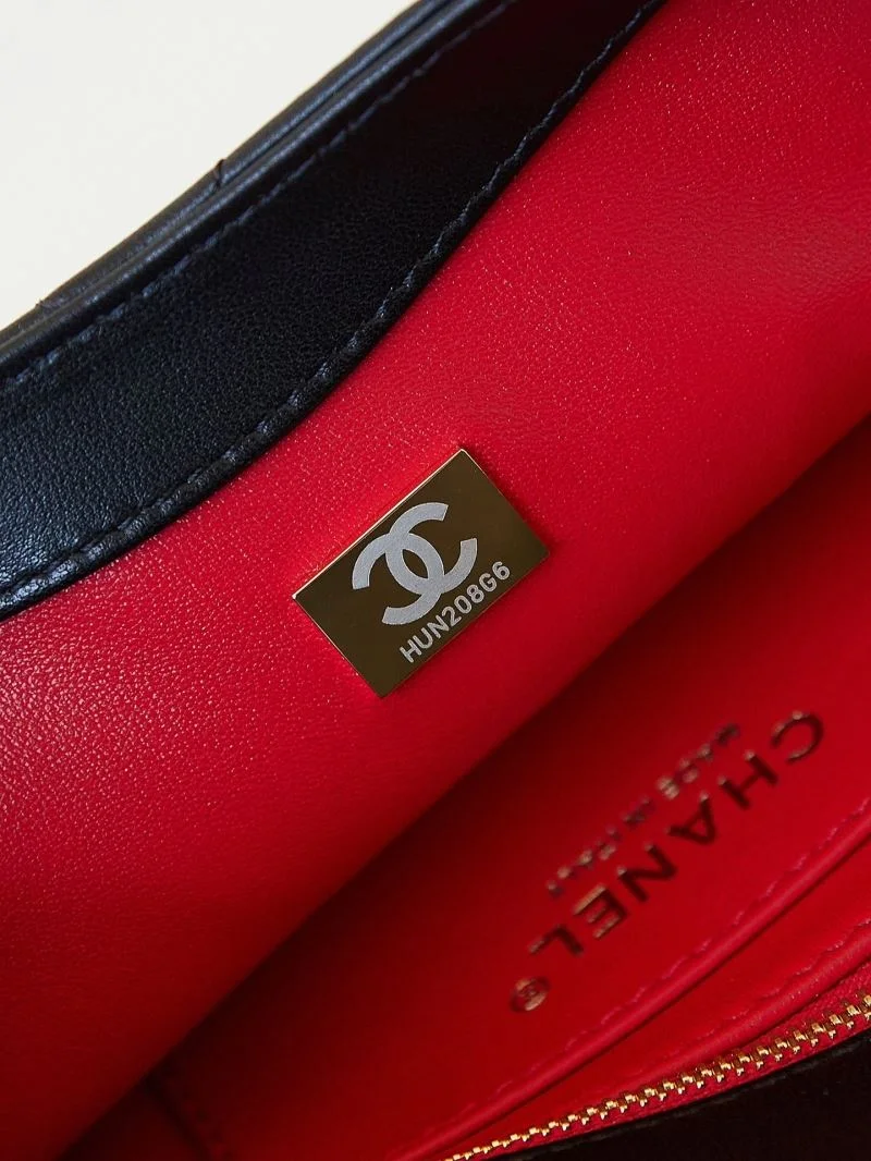 RelaxedFit Chanel Clutch Bags 53982