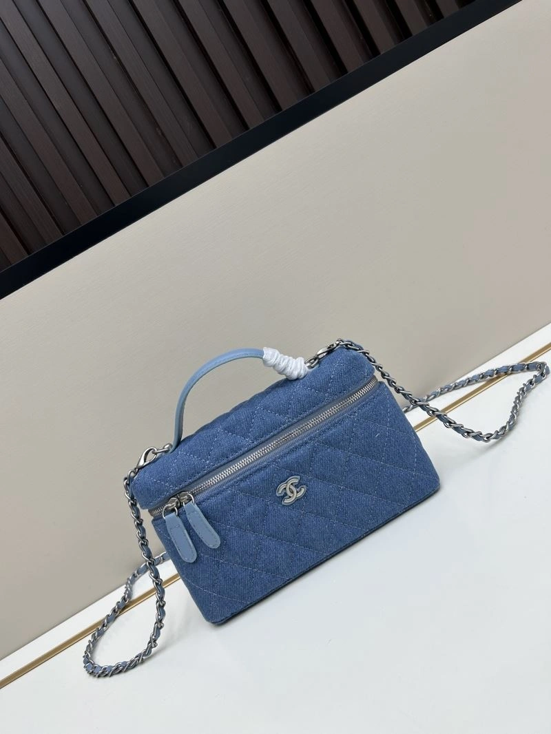 Minimalist Chanel Cosmetic Bags 84412