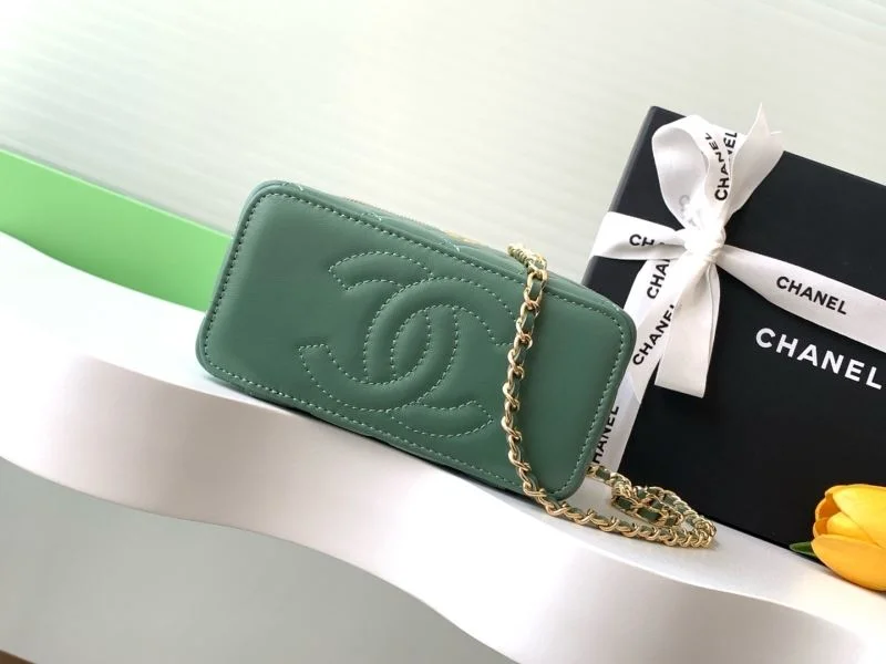 FashionForward Chanel Cosmetic Bags 53952