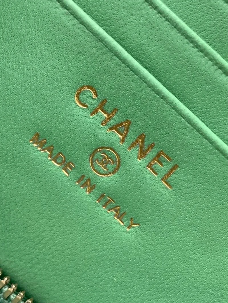 FashionForward Chanel Cosmetic Bags 53952