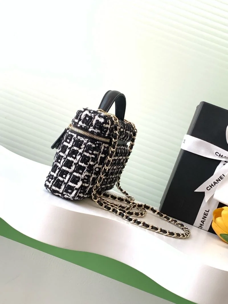 Resilient Chanel Cosmetic Bags 54060
