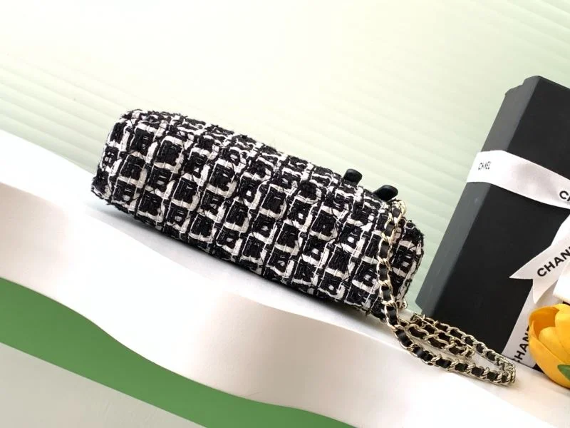 Resilient Chanel Cosmetic Bags 54060