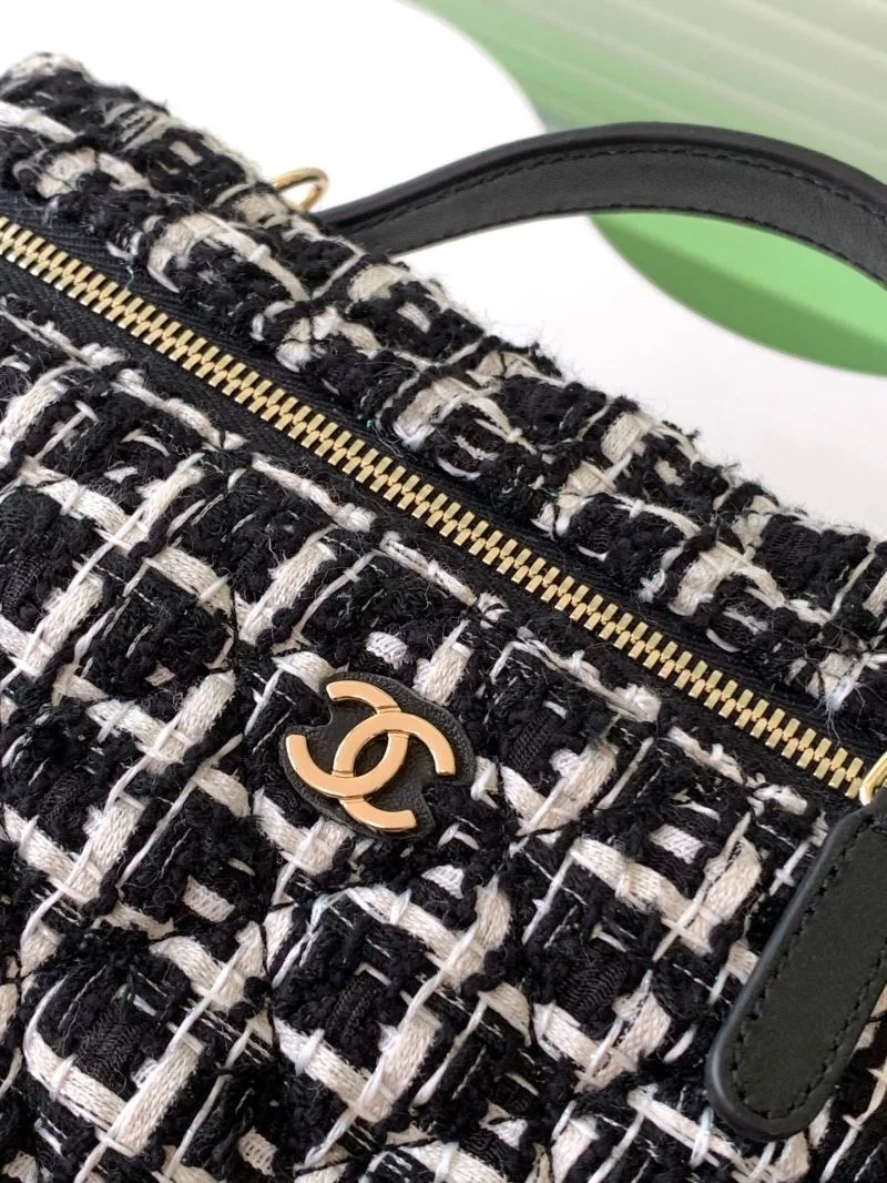 Resilient Chanel Cosmetic Bags 54060