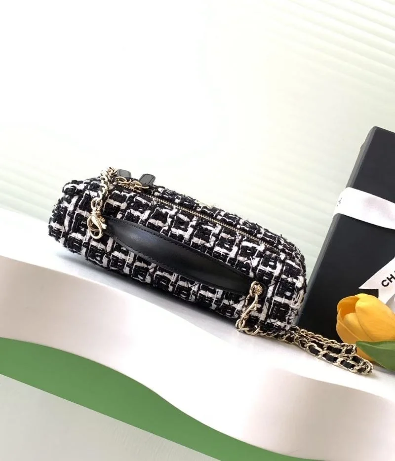 Resilient Chanel Cosmetic Bags 54060