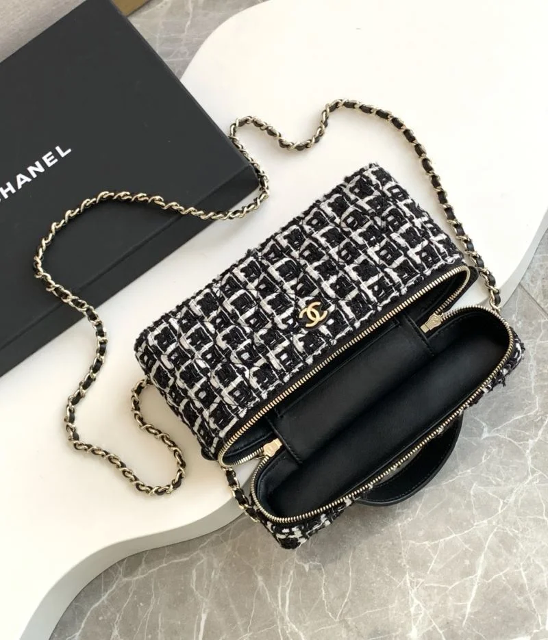 Resilient Chanel Cosmetic Bags 54060