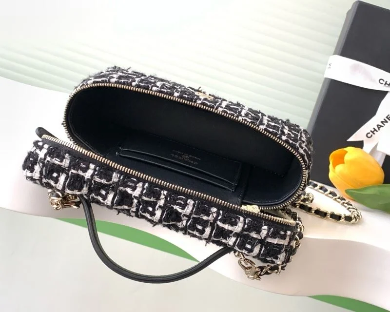 Resilient Chanel Cosmetic Bags 54060