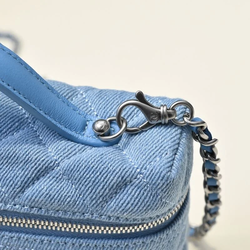 Chic Chanel Cosmetic Bags 53944