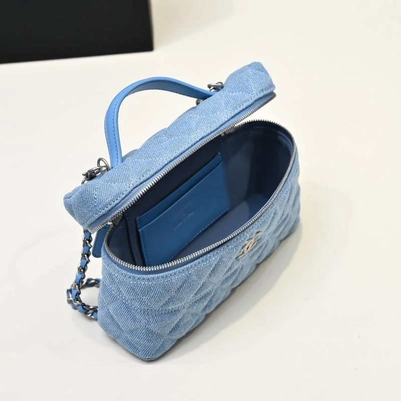 Chic Chanel Cosmetic Bags 53944