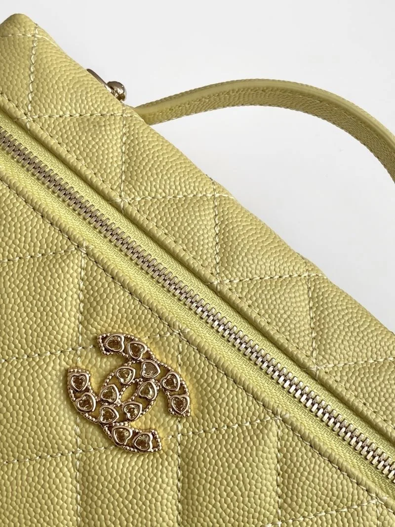 Sophisticated Chanel Cosmetic Bags 53938