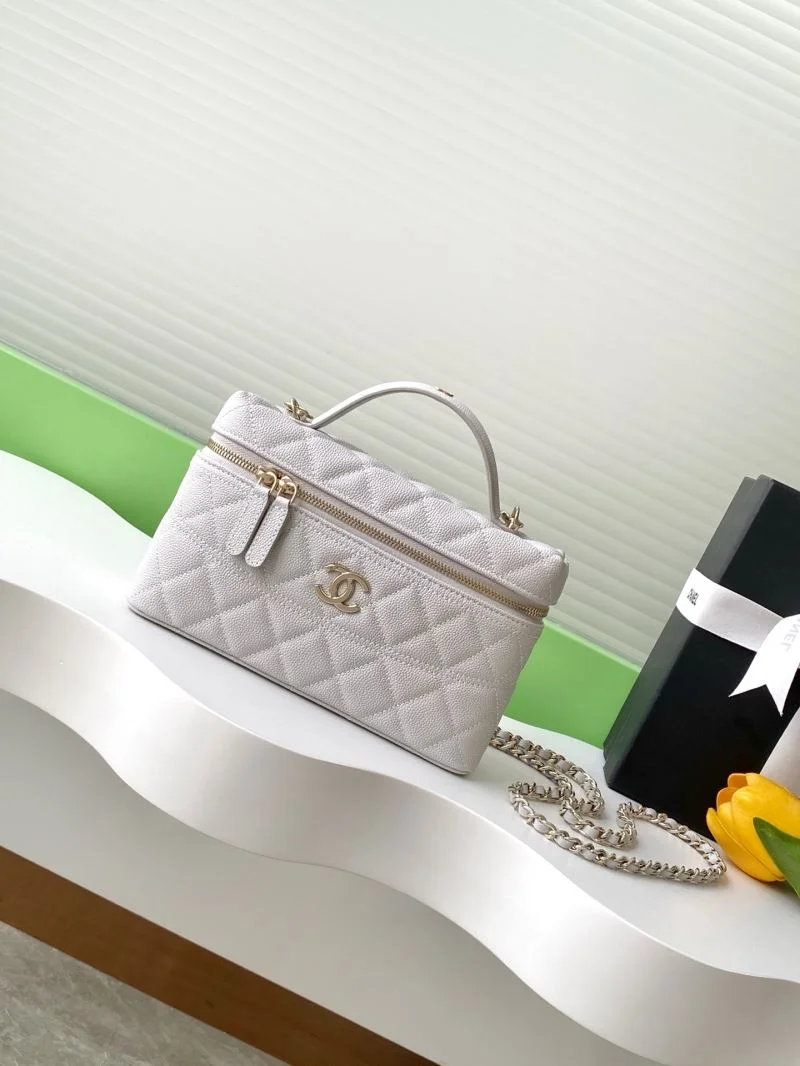 EyeCatching Chanel Cosmetic Bags 53940