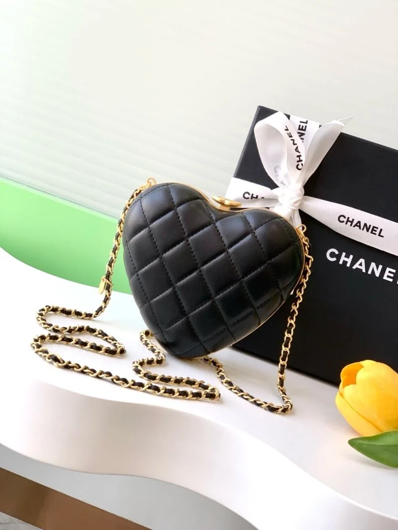 Chanel Cosmetic Bags Resilient 53432