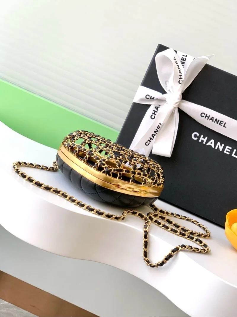 Chanel Cosmetic Bags Resilient 53432