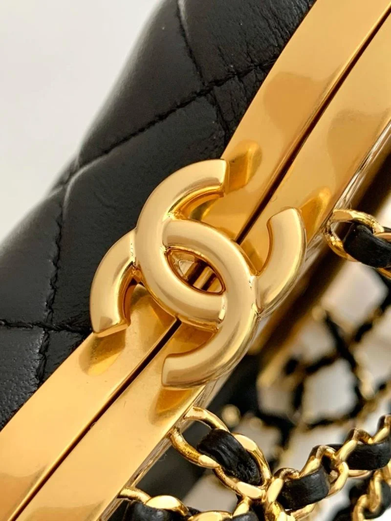 Chanel Cosmetic Bags Resilient 53432
